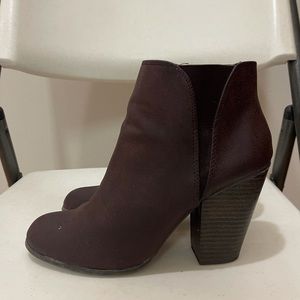 Fergalicious Womens Bootie Size 8 Maroon